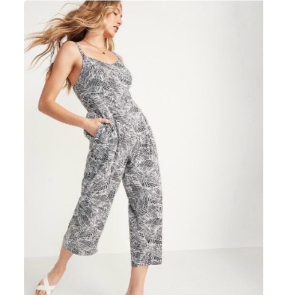 Old navy linen jumpsuit